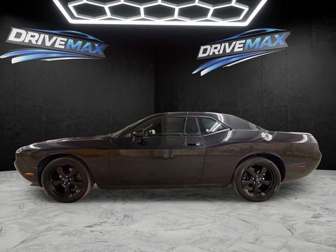 Used 2010 Dodge Challenger R/T w/ Mopar 10 Pkg RWD image 8