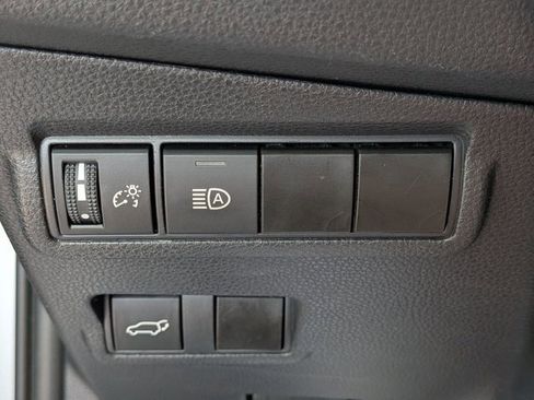 Used 2024 Toyota Corolla Cross XLE w/ Convenience Package image 10