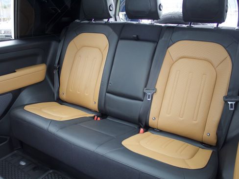 Used 2022 Land Rover Defender 90 X image 16