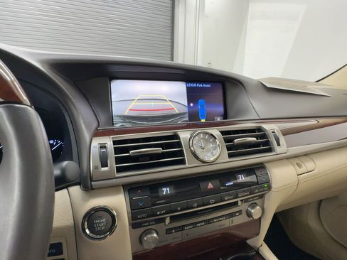 Used 2015 Lexus LS 460 w/ Comfort Package image 25