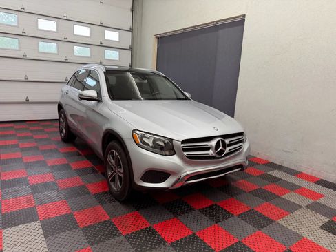 Used 2016 Mercedes-Benz GLC 300 4MATIC image 2