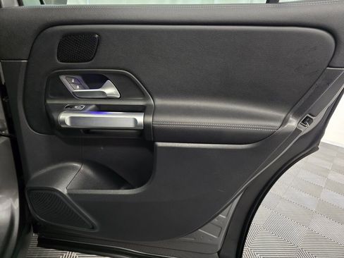 Used 2022 Mercedes-Benz EQB 350 4MATIC image 24