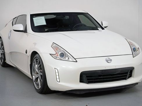 Used 2014 Nissan 370Z Touring w/ Sport Package image 43
