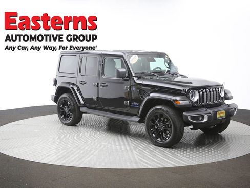 Used 2025 Jeep Wrangler Unlimited Sahara AWD/4WD image 49
