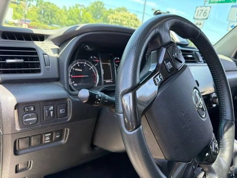 Used 2023 Toyota 4Runner TRD Off-Road Premium w/ Moonroof Package AWD/4WD image 18