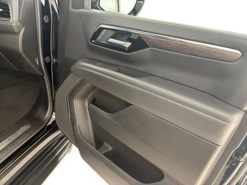 Used 2025 Chevrolet Tahoe LT AWD/4WD image 15