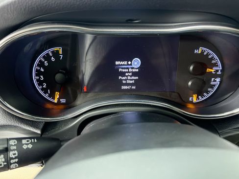 Used 2020 Jeep Grand Cherokee Limited image 21