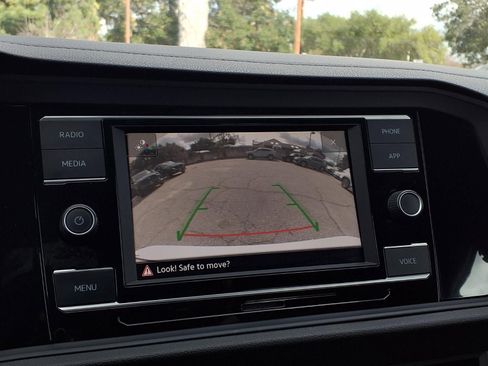 Used 2023 Volkswagen Jetta Sport image 10