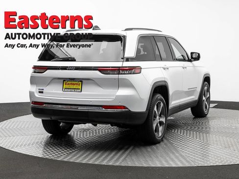 Used 2023 Jeep Grand Cherokee 4WD 4xe image 4