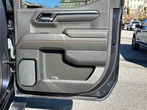 Used 2022 GMC Sierra 1500 AT4 w/ Technology Package image 16