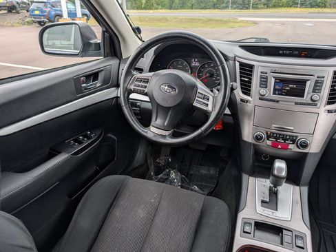 Used 2014 Subaru Outback 2.5i Premium w/ Moonroof Package AWD/4WD image 9