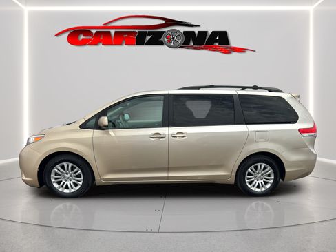 Used 2011 Toyota Sienna XLE w/ Premium Pkg FWD image 10