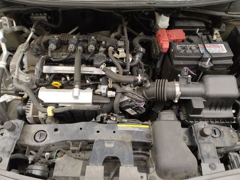 Used 2020 Nissan Versa SR FWD image 30