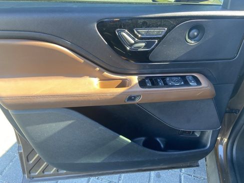 Used 2022 Lincoln Aviator Reserve w/ Elements Package Plus image 14