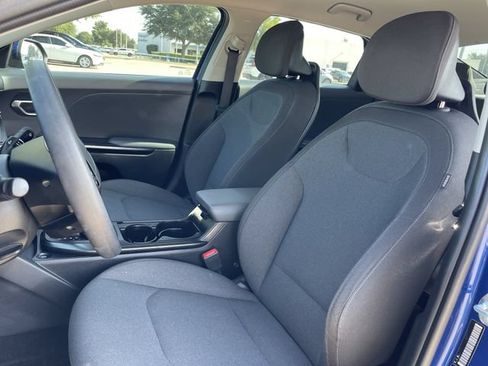 Used 2025 Kia K4 FWD image 23