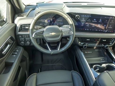 New 2026 Chevrolet Suburban Premier image 21