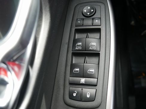 Used 2022 Jeep Cherokee Limited w/ Mopar Interior Package image 28