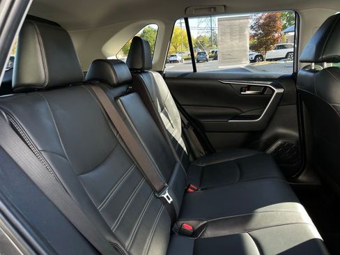 Used 2023 Toyota RAV4 XLE Premium image 35