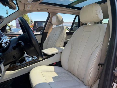 Used 2015 BMW X5 xDrive35d w/ Premium Package AWD/4WD image 17