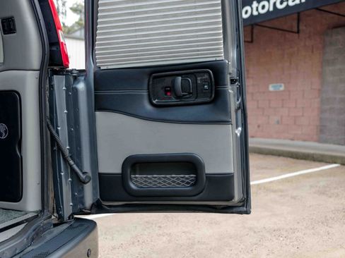 Used 2023 Chevrolet Express 2500 image 51