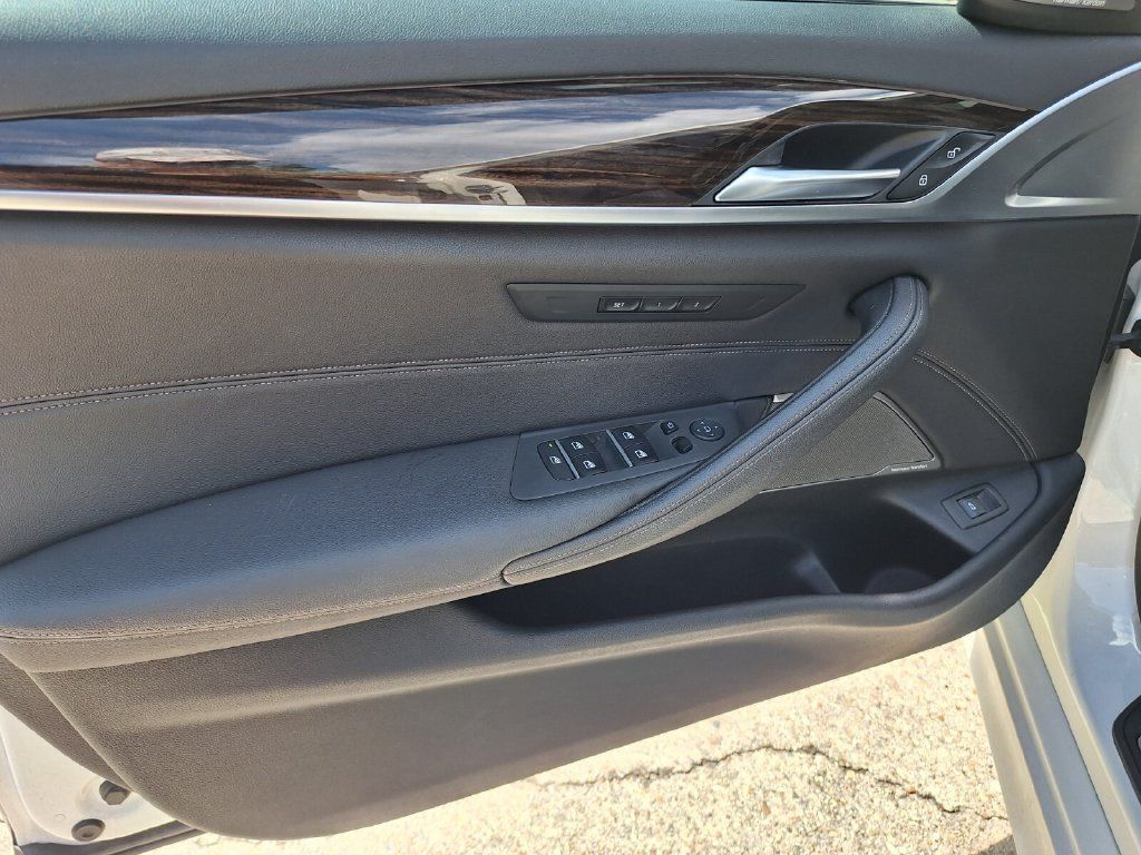 Used 2021 BMW 530i w/ M Sport Package RWD image 29