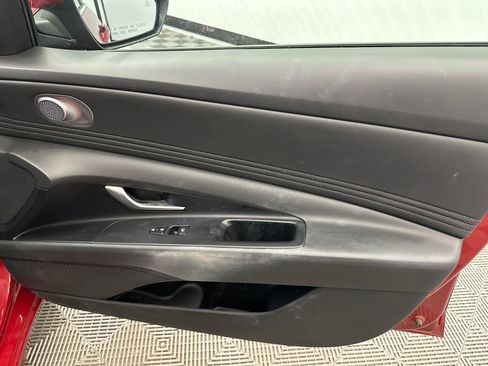 Used 2025 Hyundai Elantra SEL w/ Cargo Package FWD image 14