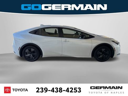 Used 2025 Toyota Prius LE image 8