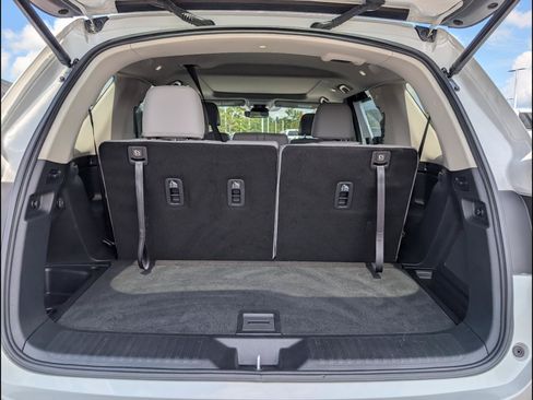 Used 2025 Honda Pilot Touring image 19