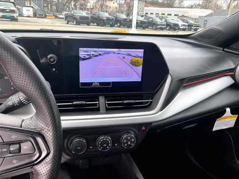 Used 2024 Chevrolet Trax RS w/ Sunroof Package image 19