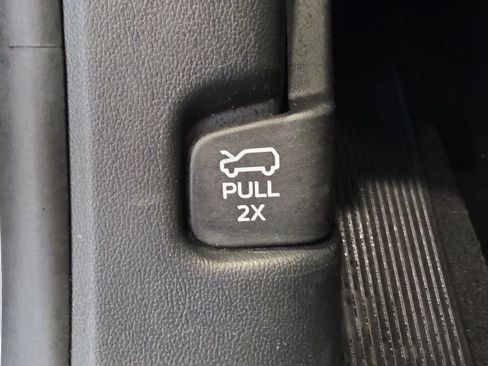 Used 2023 Ford Explorer Platinum w/ Technology Package AWD/4WD image 21