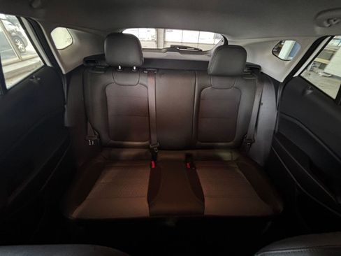 Used 2025 Chevrolet Trax LT image 38