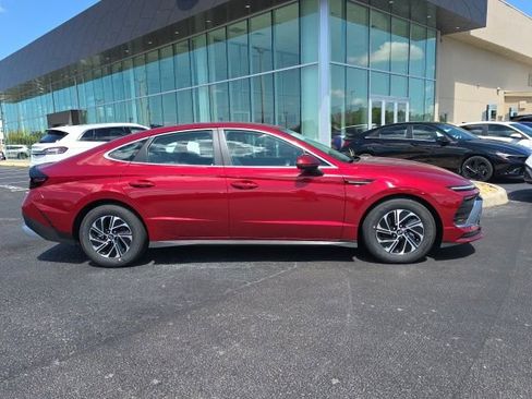 New 2026 Hyundai Sonata Blue FWD image 18