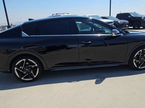 Used 2025 Kia K4 GT-Line w/ GT-Line Premium Package FWD image 9