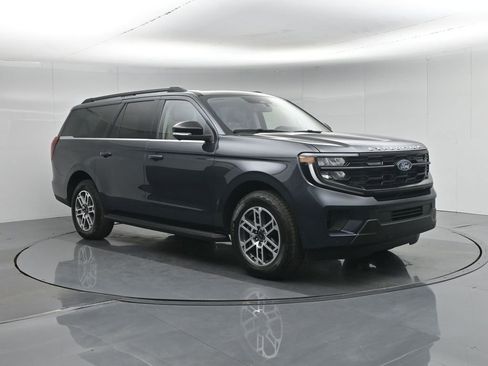 Used 2025 Ford Expedition Max Active AWD/4WD image 30