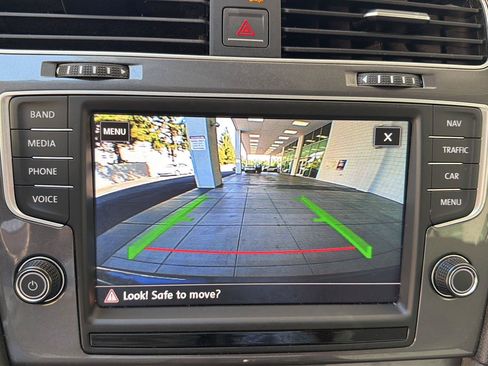 Used 2016 Volkswagen e-Golf SEL Premium w/ Driver Assistance Package FWD image 34