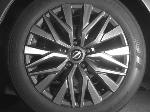 Used 2025 Nissan Altima 2.5 SV image 14