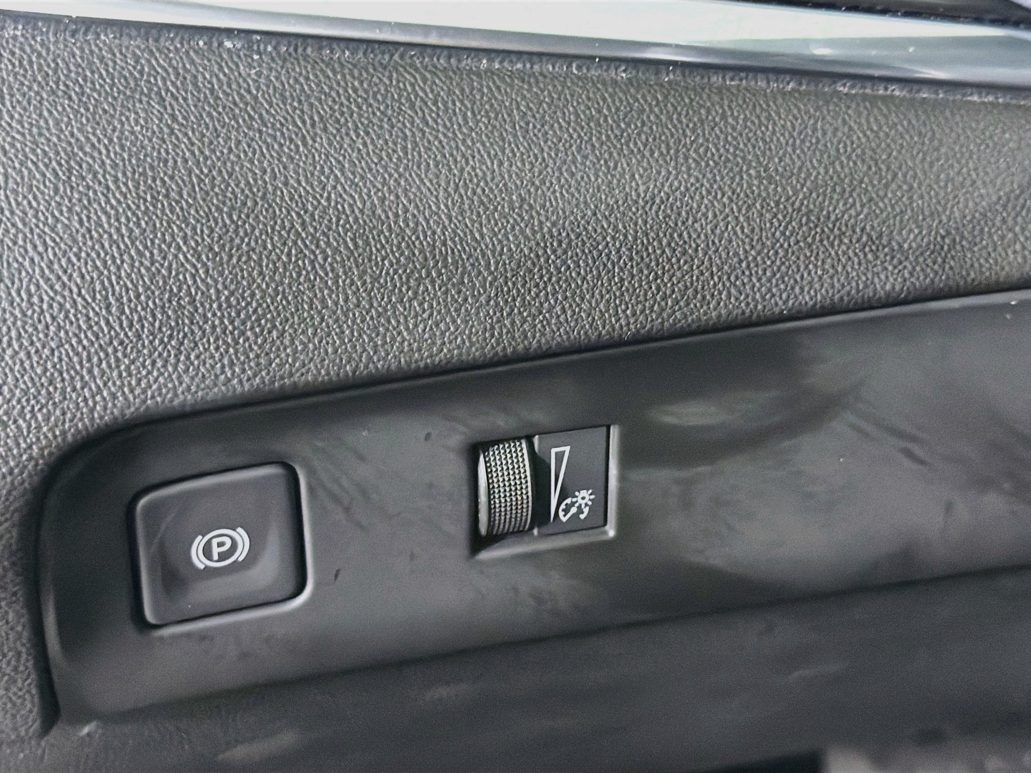 Used 2024 Buick Enclave Essence w/ Sport Touring Edition FWD image 16