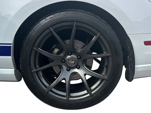 Used 2014 Ford Mustang GT Premium RWD image 35