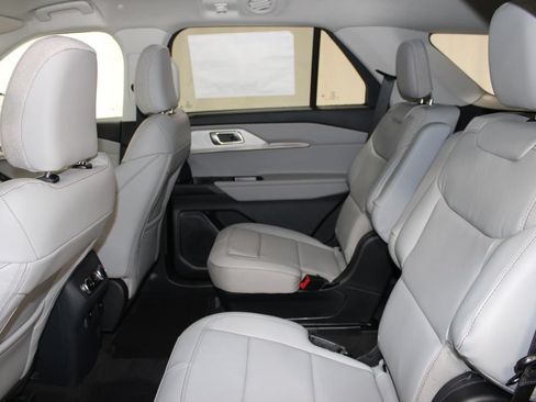 New 2026 Ford Explorer Active w/ Active Comfort Package AWD/4WD image 18