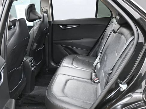 Used 2023 Kia Niro SX Touring FWD image 34