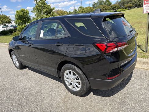 Used 2023 Chevrolet Equinox LS AWD/4WD image 8
