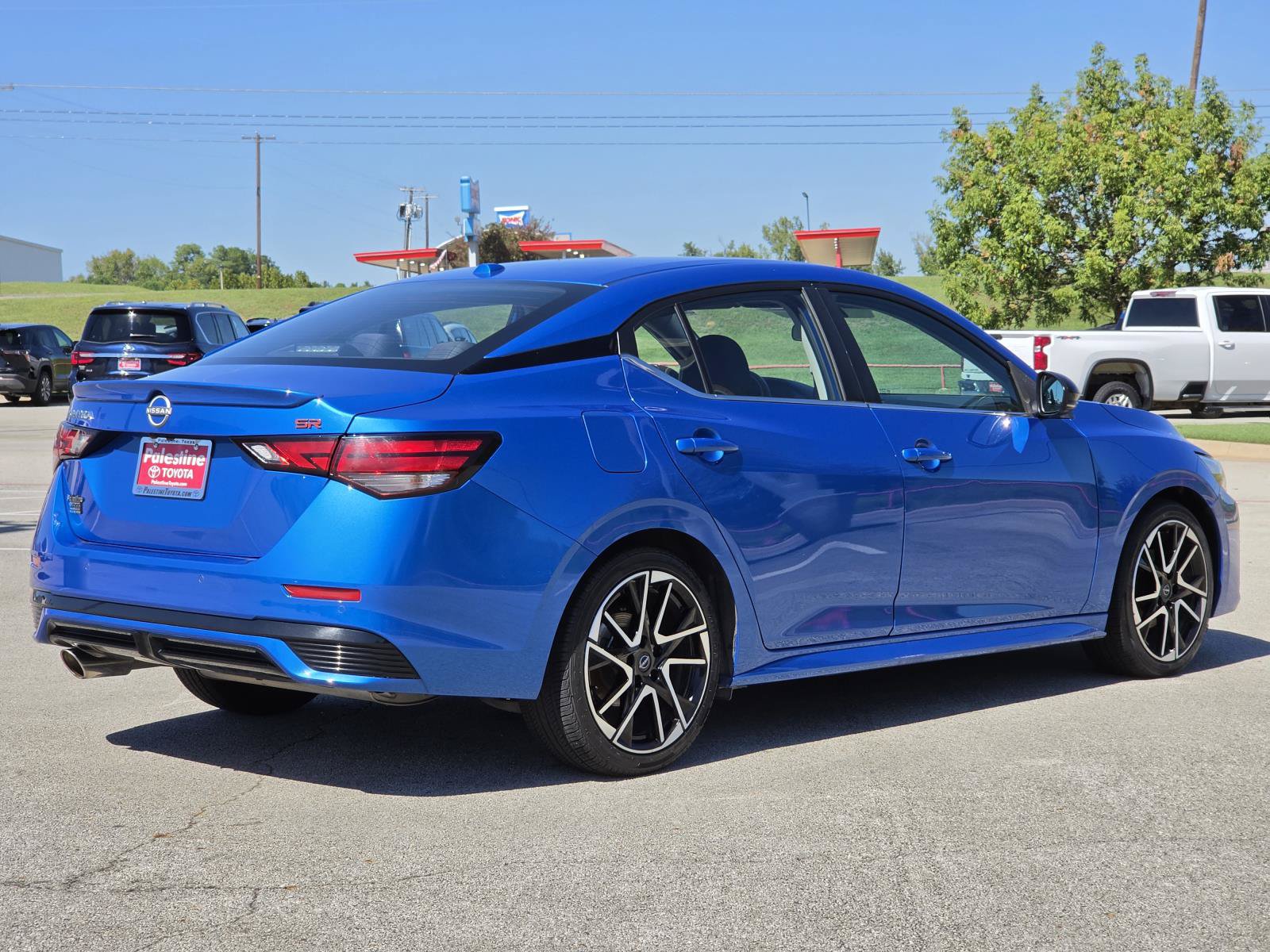 Used 2025 Nissan Sentra SR FWD image 4