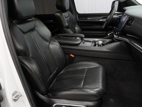 Certified 2023 Jeep Wagoneer 4WD w/ Premium Group I image 46
