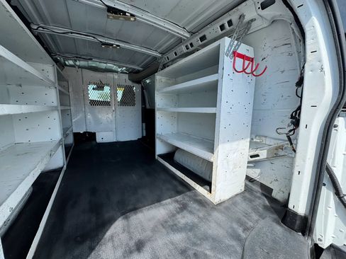 Used 2020 Chevrolet Express 3500 w/ Driver Convenience Package RWD image 17