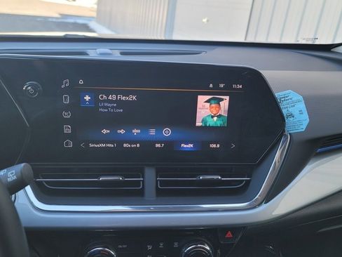 Used 2025 Chevrolet Trax LT w/ Driver Confidence Package image 10