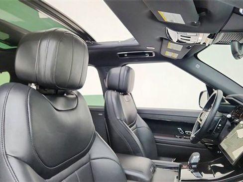 Used 2025 Land Rover Range Rover Sport Dynamic SE image 21