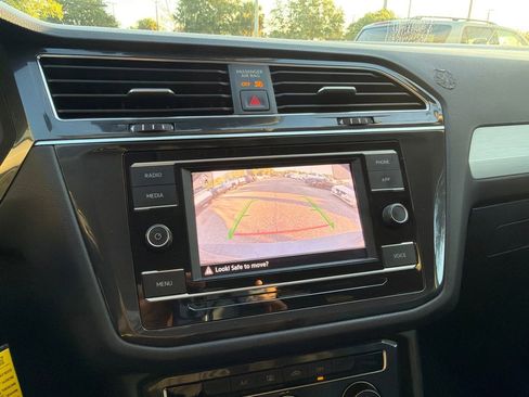 Used 2021 Volkswagen Tiguan S FWD image 11