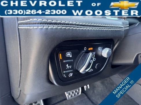 Used 2017 Bentley Bentayga image 18