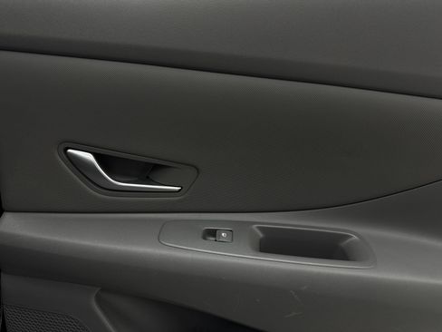 Used 2025 Hyundai Elantra Sport FWD image 45