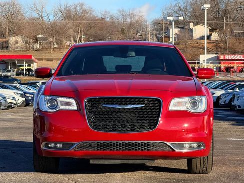 Used 2017 Chrysler 300 S w/ 300S Premium Group image 8